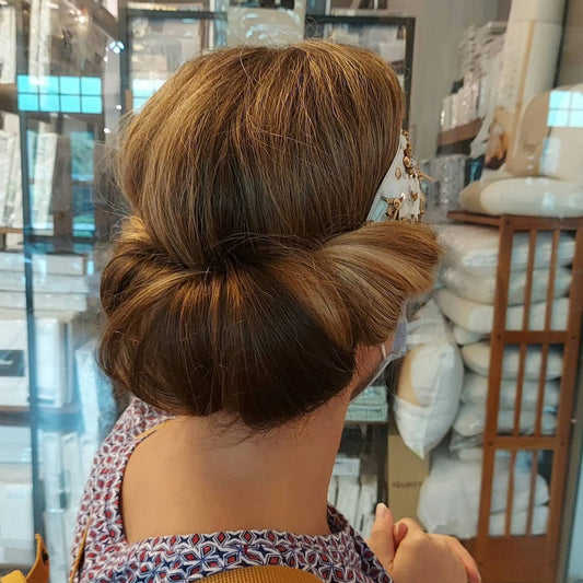 How to make a fancy bun with your turban/tiara in 3 moves ?