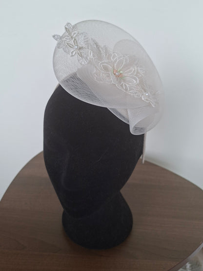 Blanche fascinator