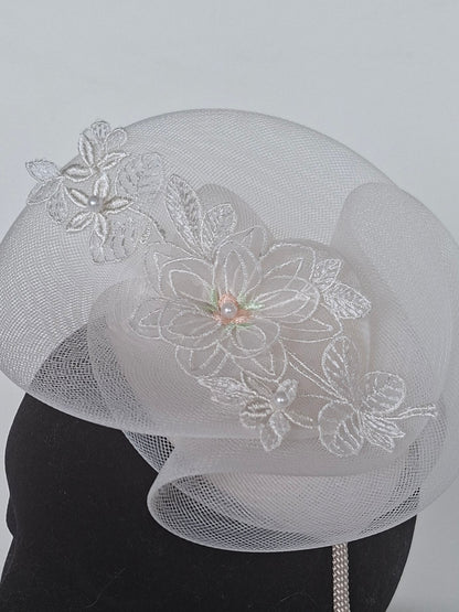 Blanche fascinator