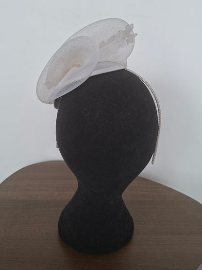 Blanche fascinator