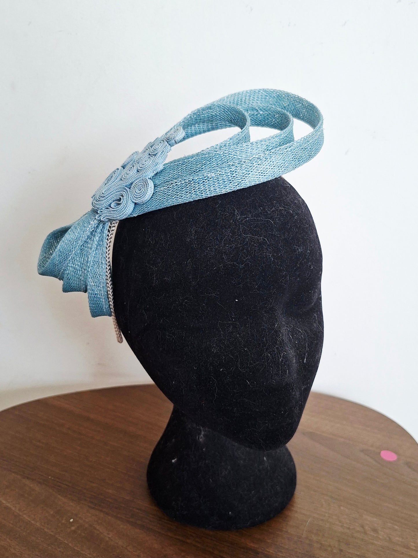 Twirling fascinator