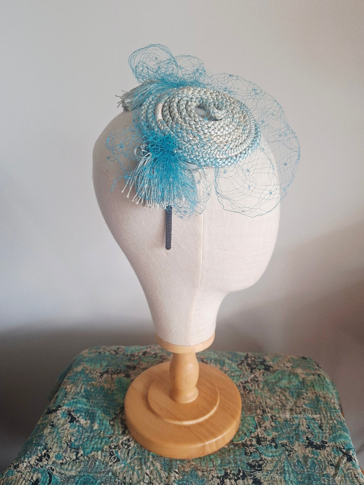 Bluet fascinator