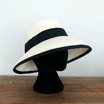 Anouck "Up and Down" brim cloche