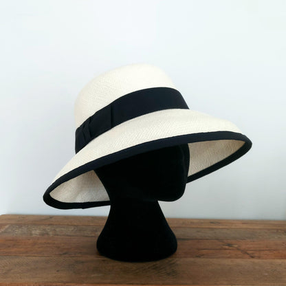 Anouck "Up and Down" brim cloche