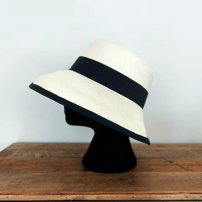 Anouck "Up and Down" brim cloche