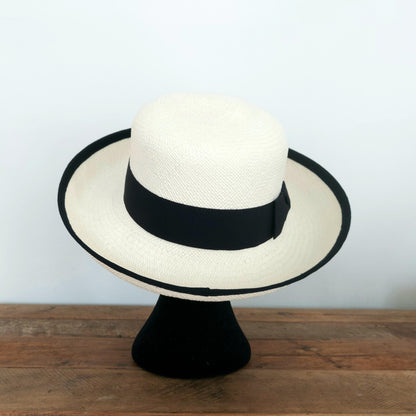 Anouck "Up and Down" brim cloche