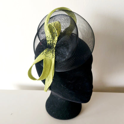 Iris Fascinator