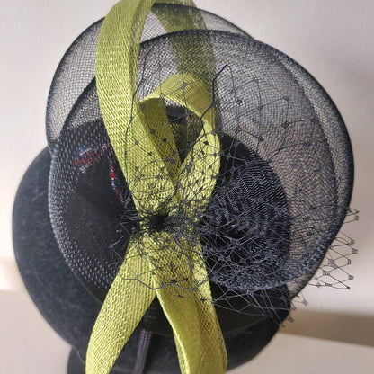 Iris Fascinator