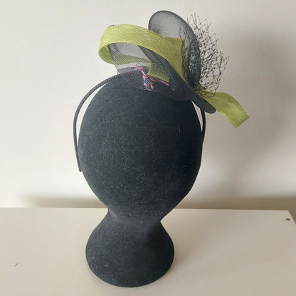 Iris Fascinator