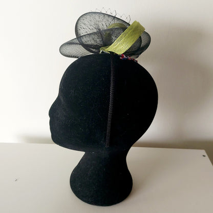 Iris Fascinator