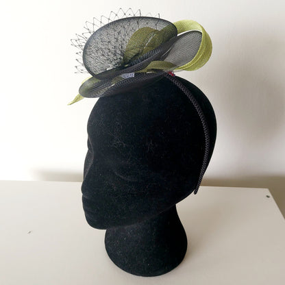 Iris Fascinator